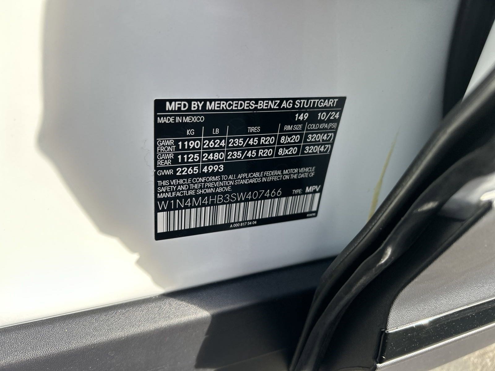 New 2025 Mercedes-Benz GLB 250 4MATIC image 37