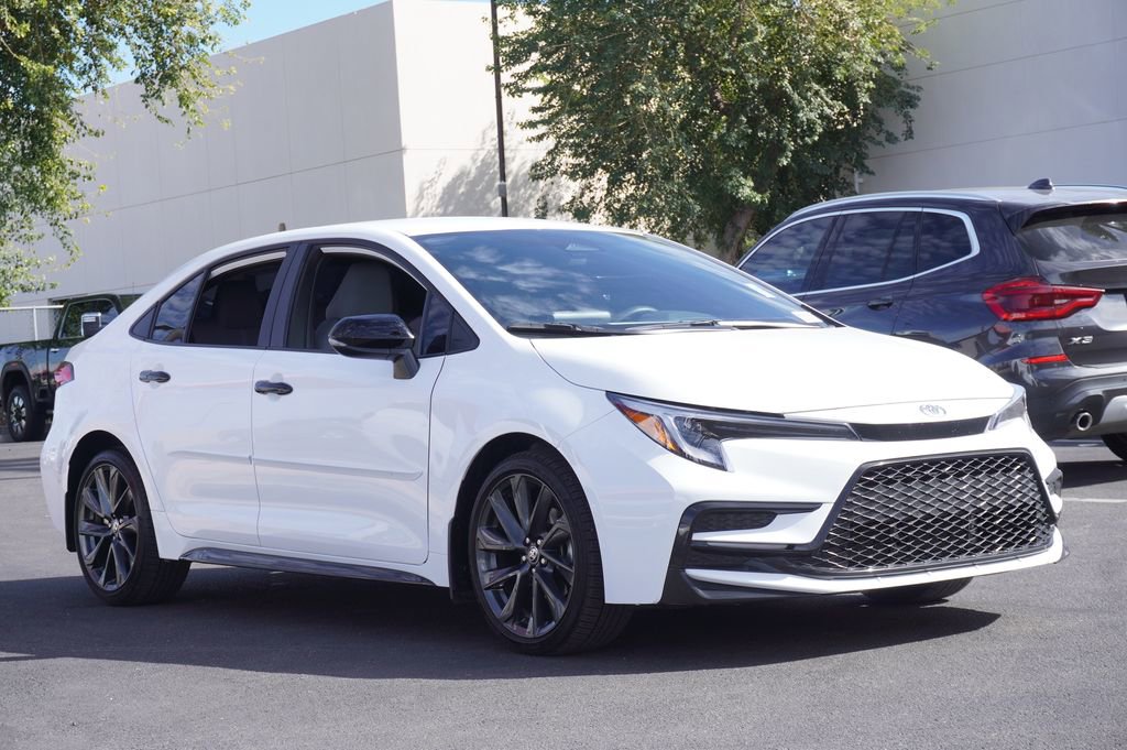 Used 2025 Toyota Corolla SE image 4