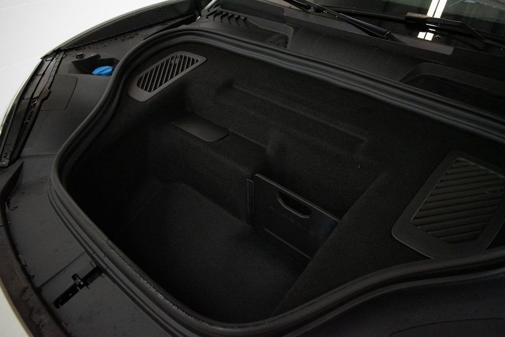 Used 2025 Porsche Macan 4S Electric image 18