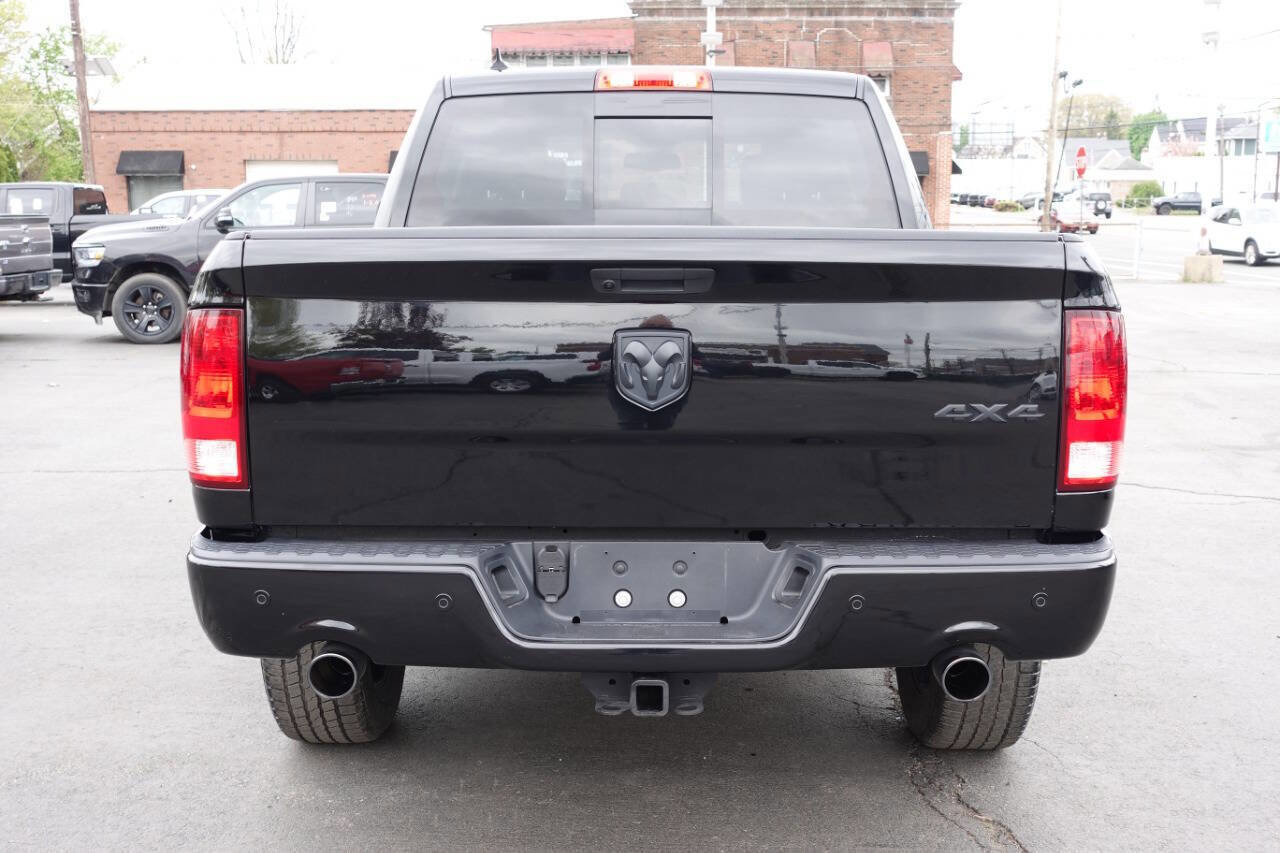 Used 2023 RAM 1500 Classic SLT w/ Electronics Convenience Group AWD/4WD image 8