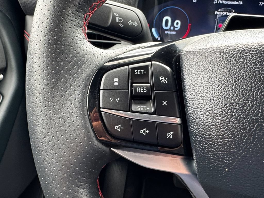 Used 2025 Ford Explorer ST-Line AWD/4WD image 15