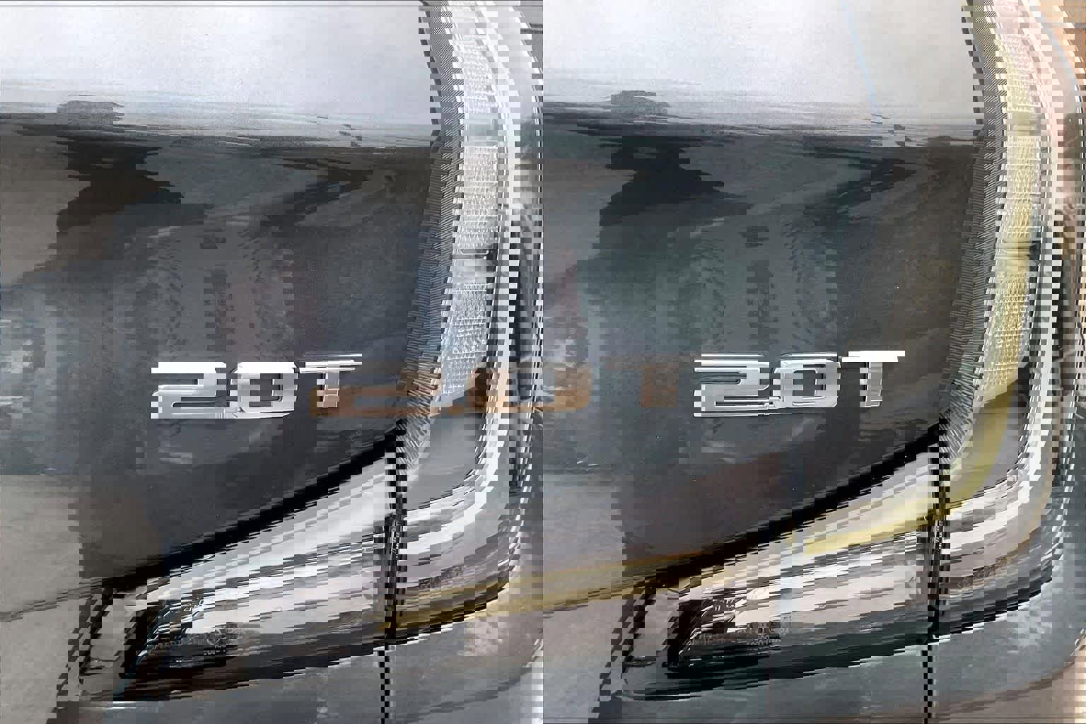 Used 2019 Cadillac XT4 Sport w/ Cold Weather Package image 10