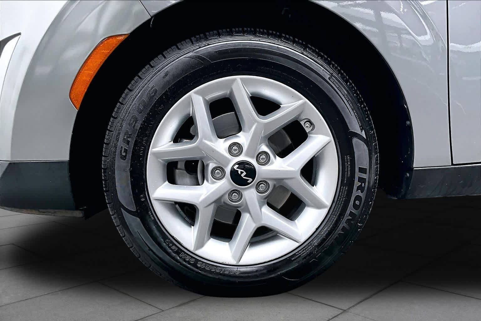 Used 2024 Kia Soul LX w/ Option Group 015 FWD image 11