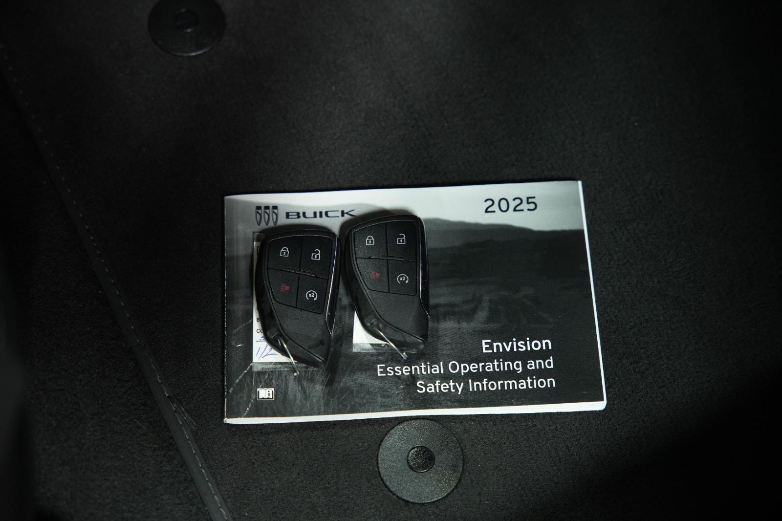 Used 2025 Buick Envision Sport Touring image 44