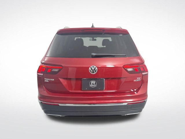 Used 2018 Volkswagen Tiguan SEL AWD/4WD image 32