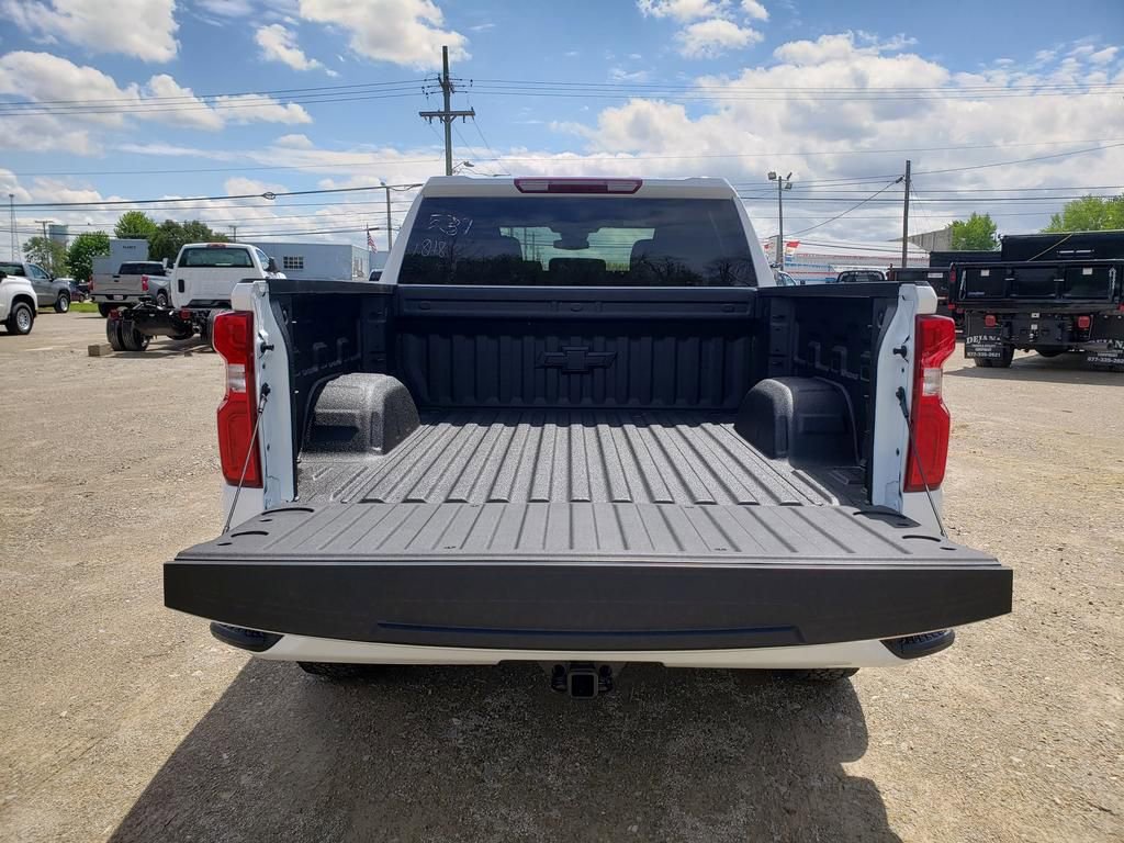 New 2026 Chevrolet Silverado 1500 RST w/ RST Select Package AWD/4WD image 9