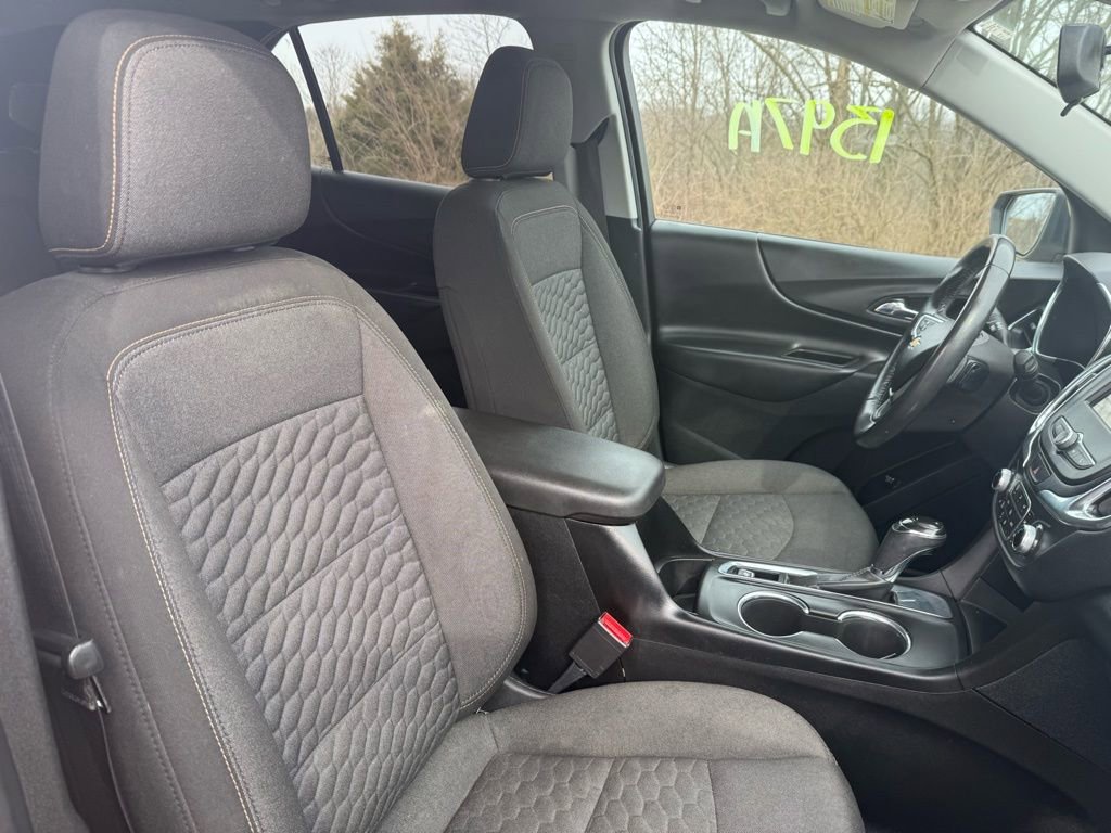 Used 2019 Chevrolet Equinox LT w/ Driver Convenience Package image 24