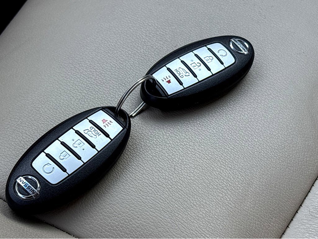 Used 2014 Nissan Pathfinder SL w/ SL Tech Package FWD image 27