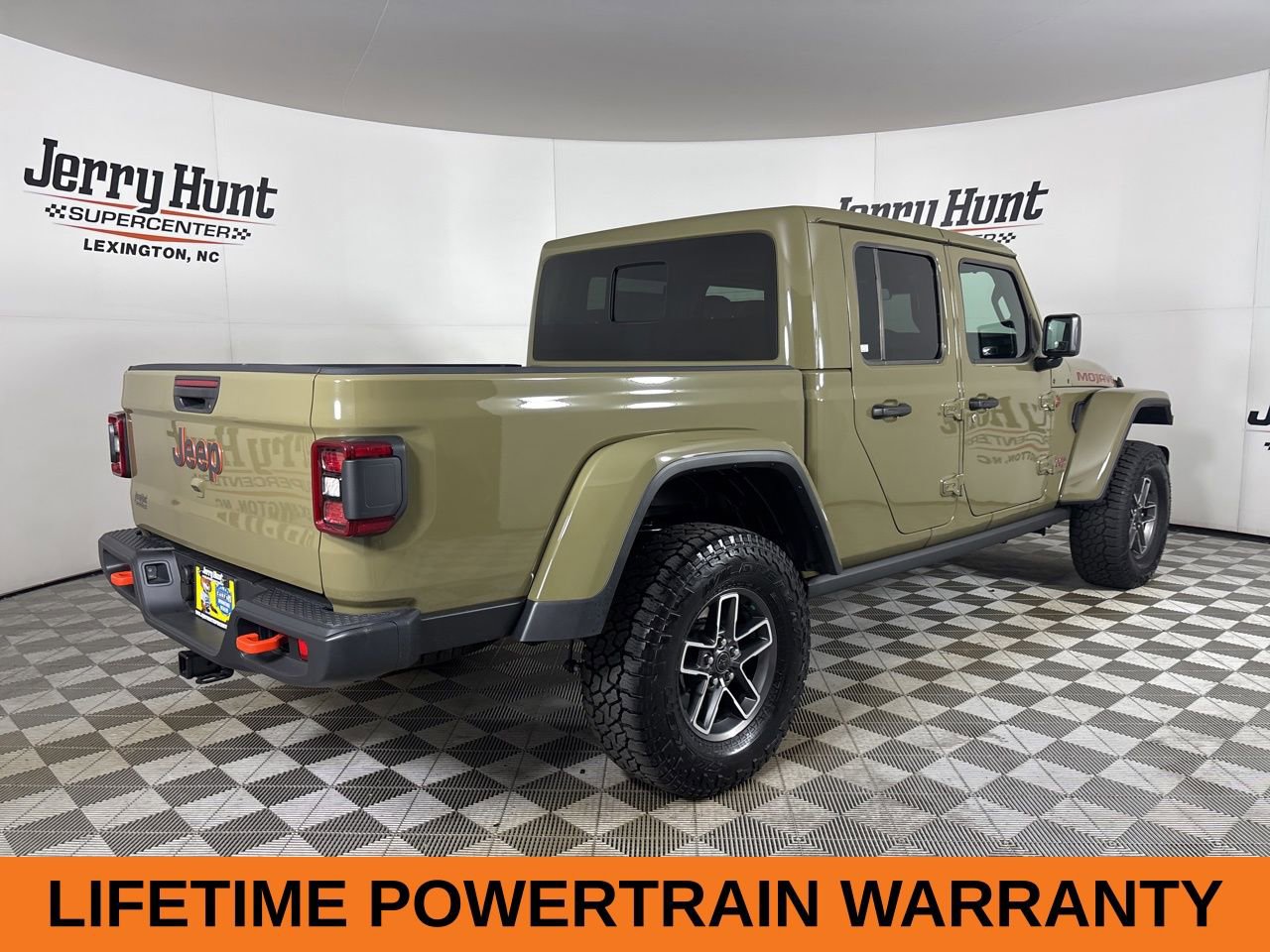 Used 2025 Jeep Gladiator Mojave w/ Convenience Group image 5