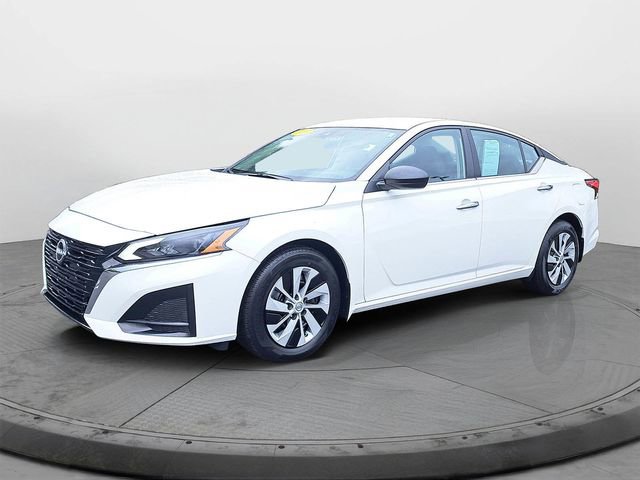 Used 2025 Nissan Altima 2.5 S image 3