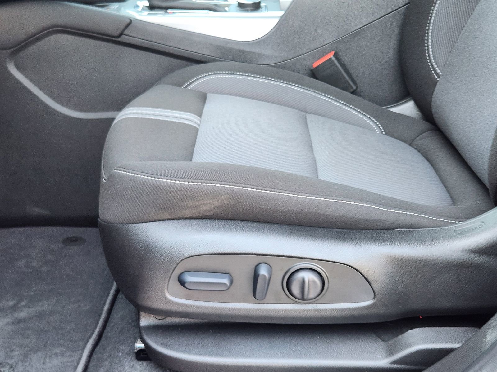 New 2025 Chevrolet Blazer LT w/ Convenience Package image 21