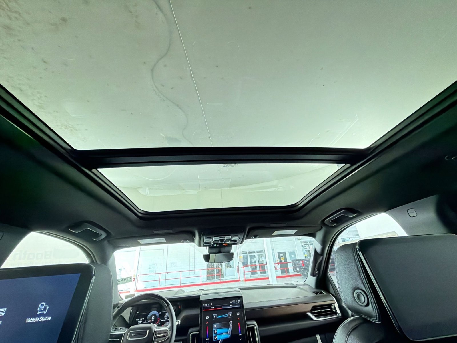 New 2026 GMC Yukon XL Denali w/ Denali Reserve Package image 24