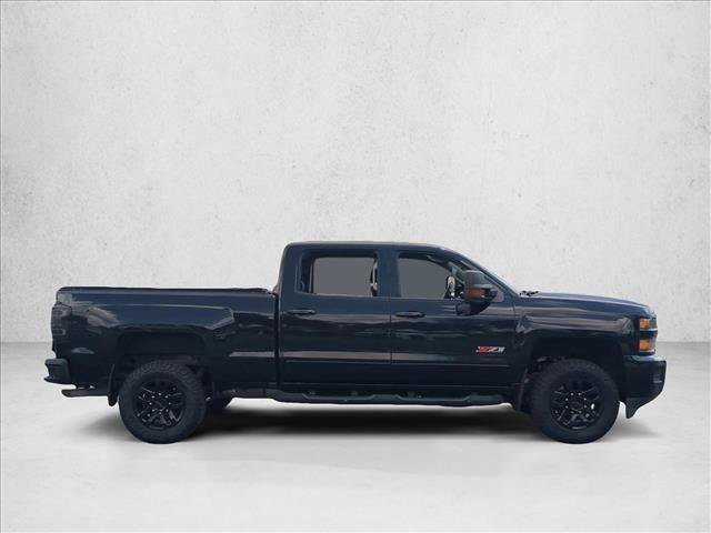 Used 2018 Chevrolet Silverado 2500 LT w/ Midnight Edition AWD/4WD image 4