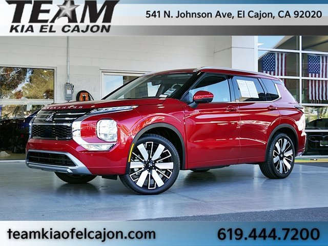 Used 2025 Mitsubishi Outlander SEL image 2