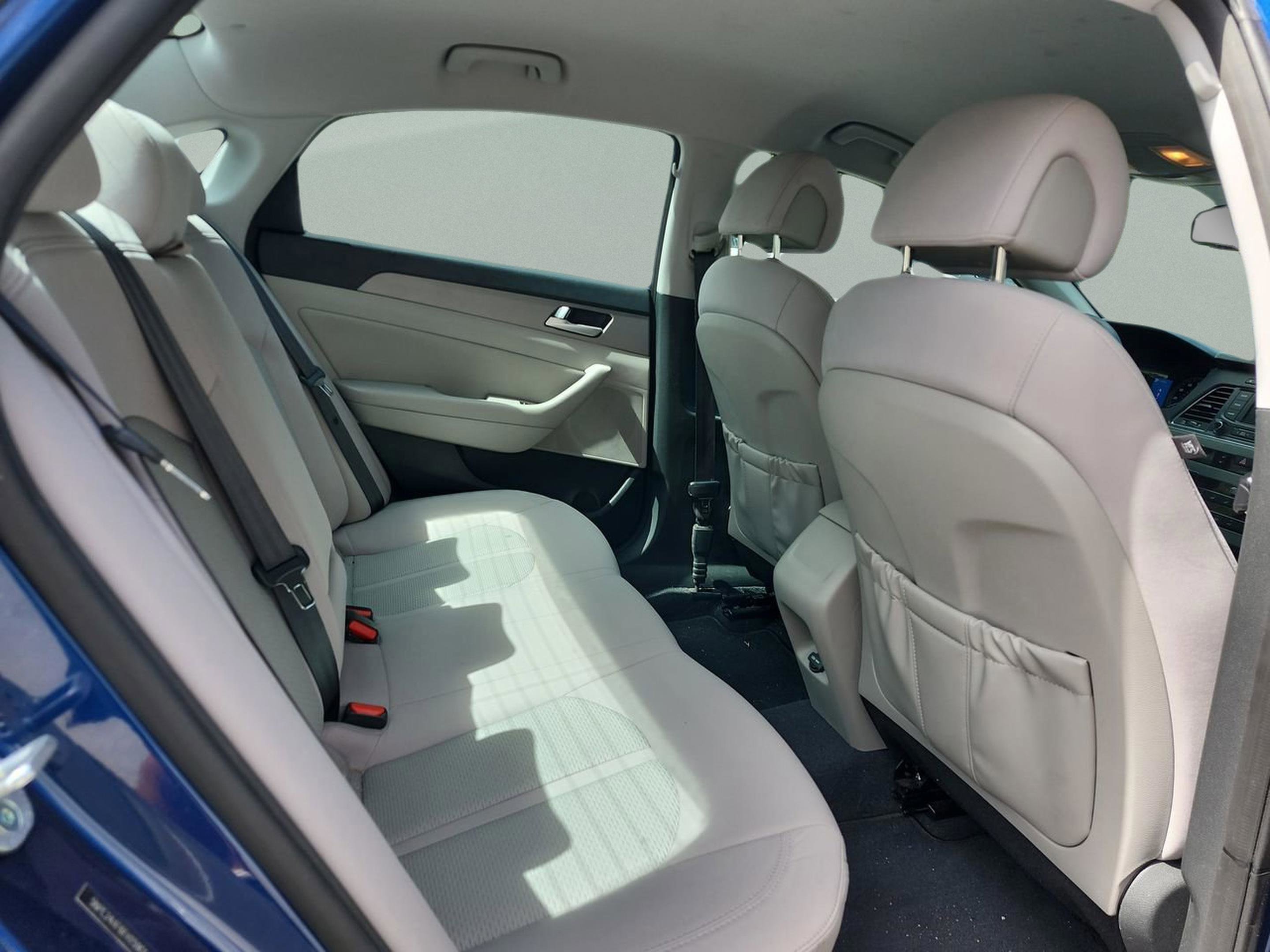 Used 2015 Hyundai Sonata SE w/ Option Group 09 image 16