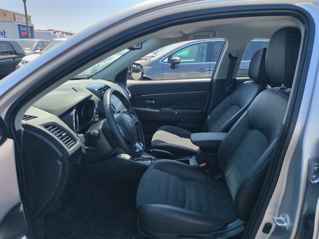 Used 2025 Mitsubishi Outlander Sport SE AWD/4WD image 23