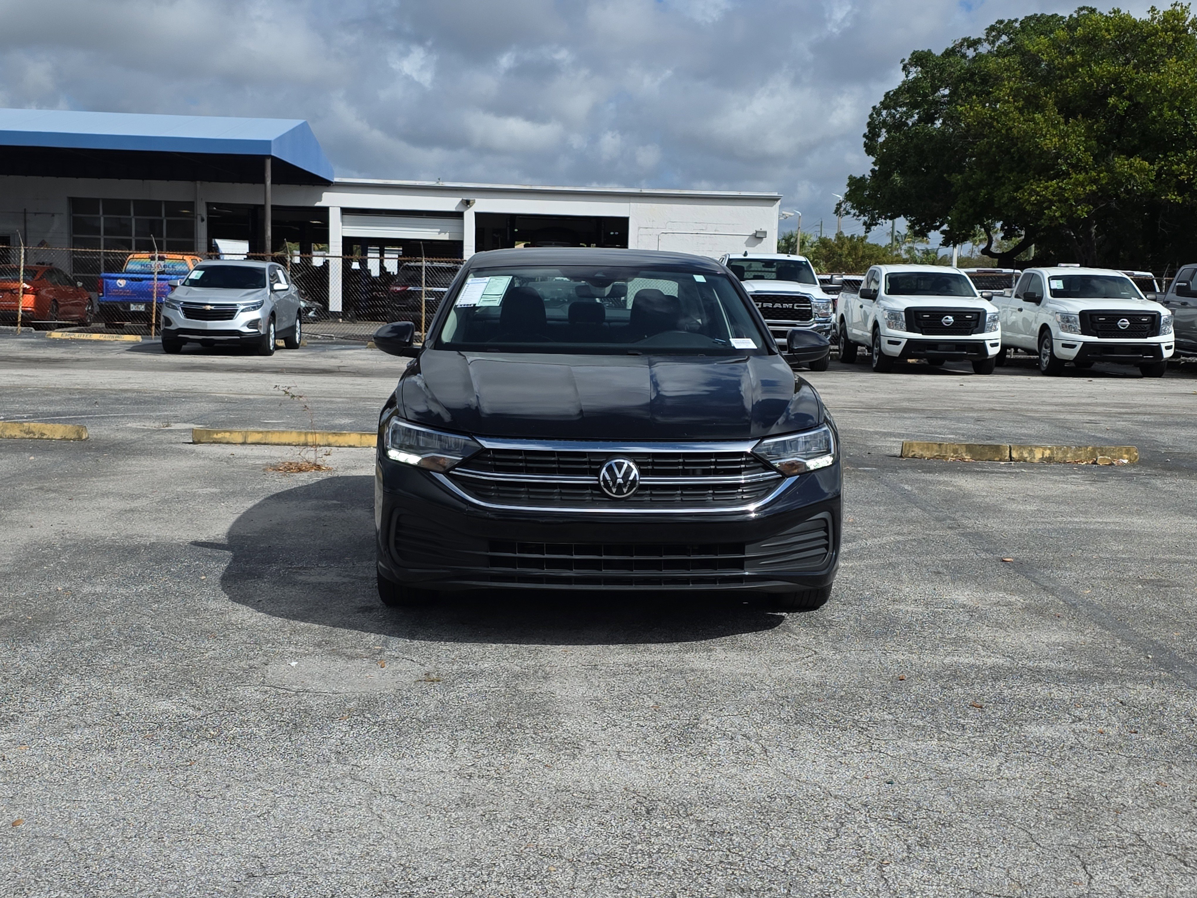 Used 2024 Volkswagen Jetta SE image 42