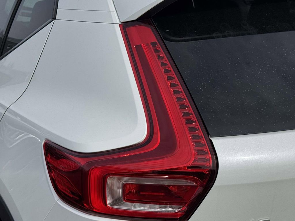 Certified 2026 Volvo XC40 B5 Plus w/ Protection Package Premier image 8