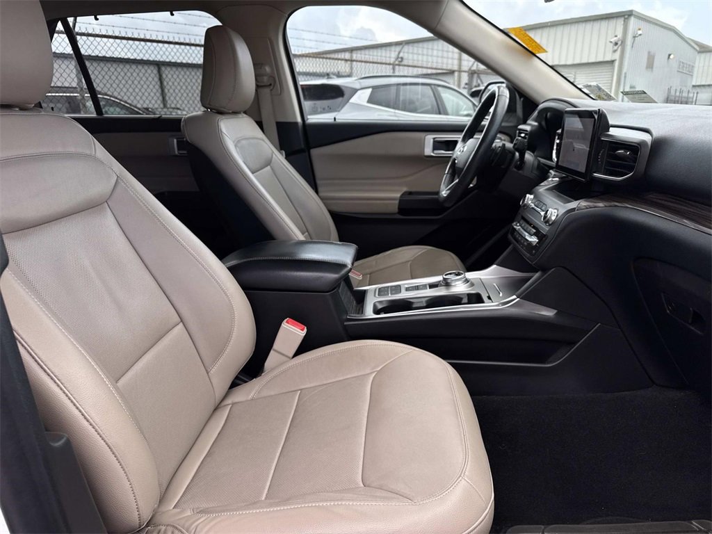 Used 2020 Ford Explorer Limited image 18