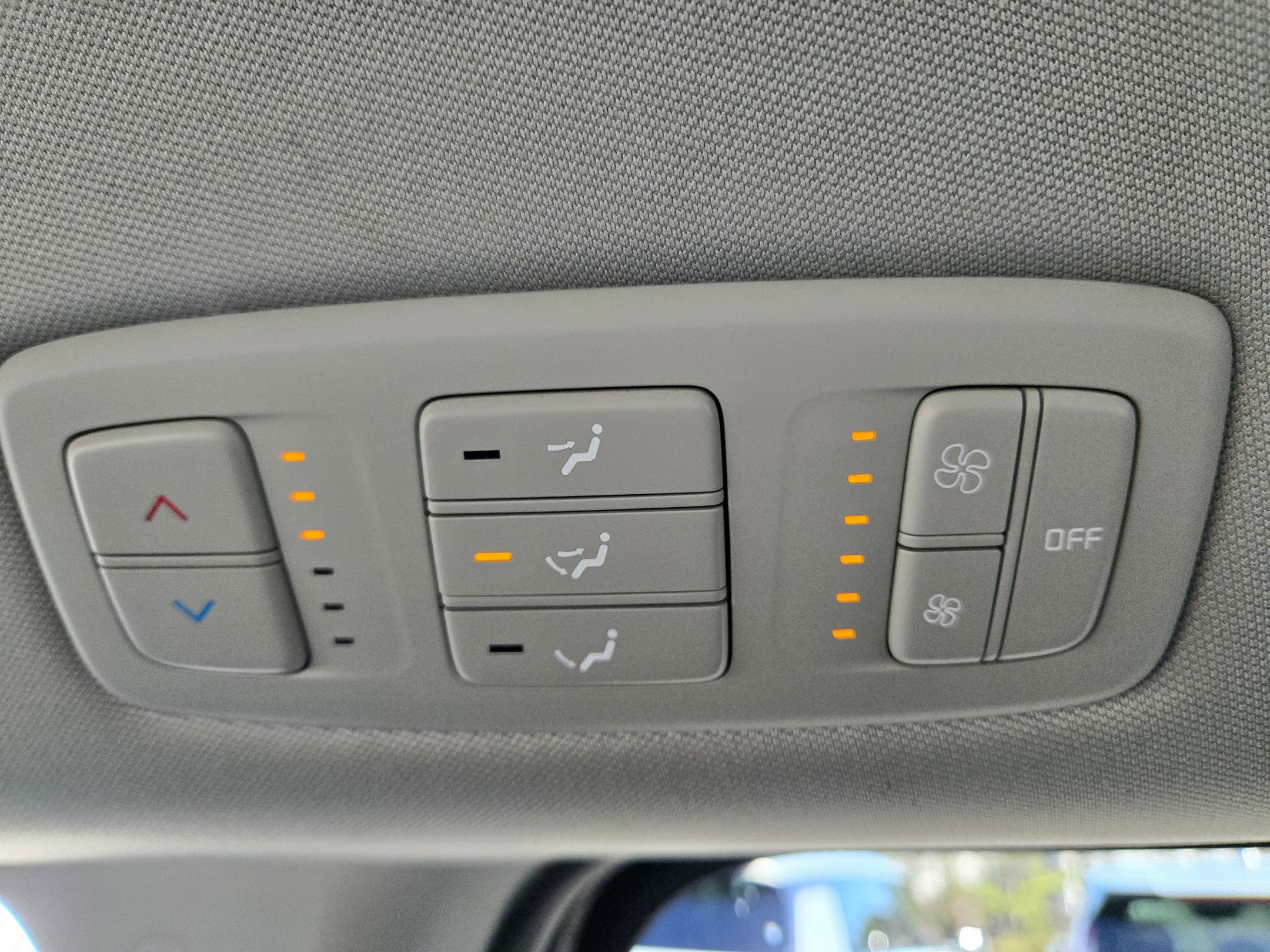 Certified 2023 Kia Carnival LX image 33