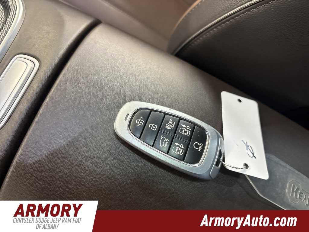 Used 2023 Hyundai Santa Fe Limited image 21