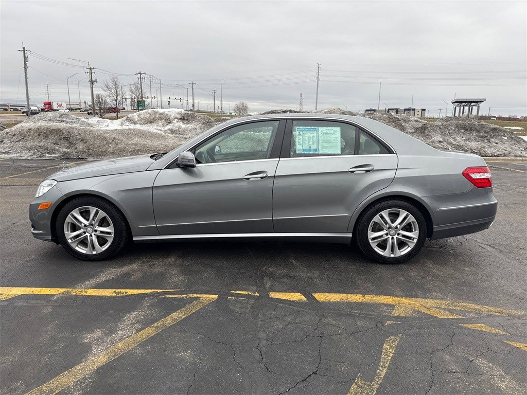 Used 2011 Mercedes-Benz E 550 4MATIC Sedan image 8