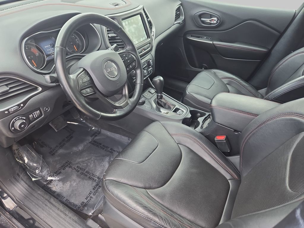 Used 2020 Jeep Cherokee Trailhawk image 20
