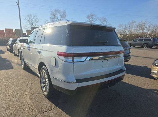 Used 2024 Lincoln Navigator Reserve image 5