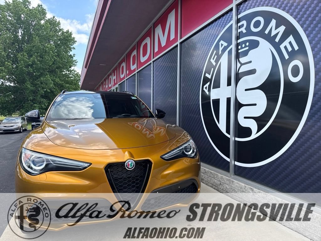 Used 2023 Alfa Romeo Stelvio Veloce AWD/4WD video 1