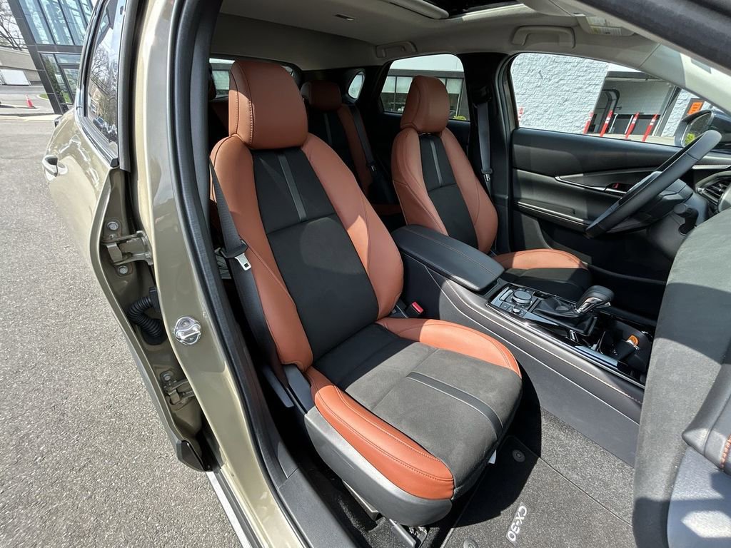 Used 2025 MAZDA CX-30 Carbon AWD/4WD image 15