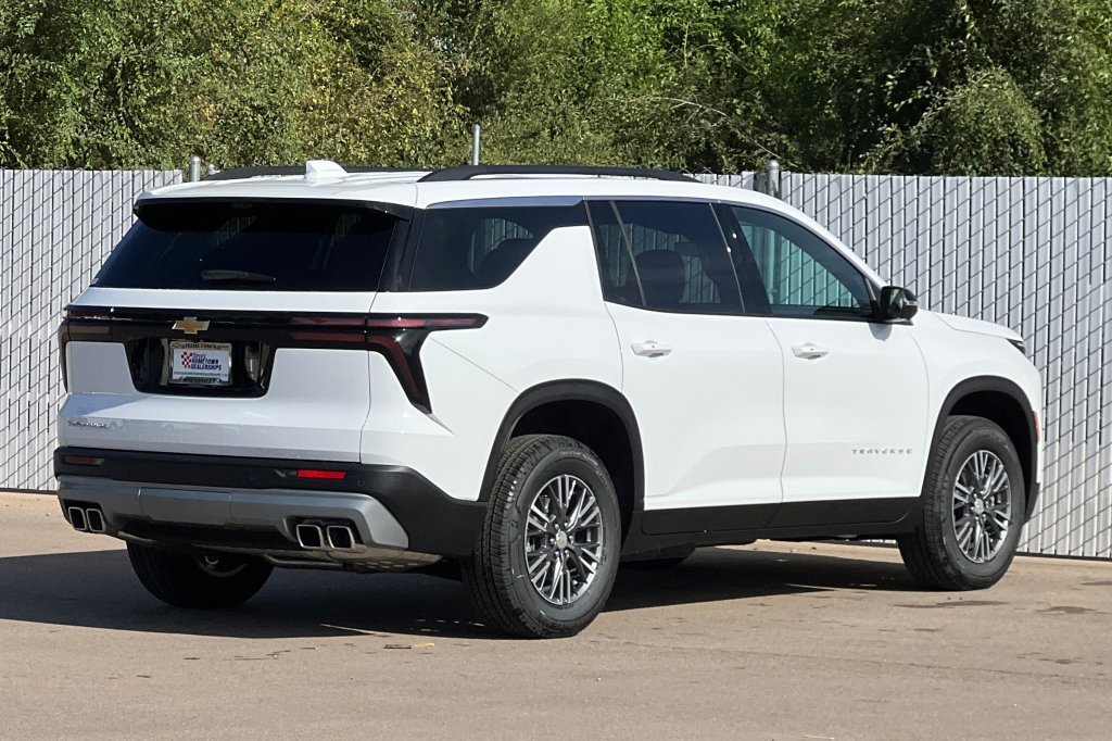 New 2026 Chevrolet Traverse LT w/ Driver Confidence Package image 4