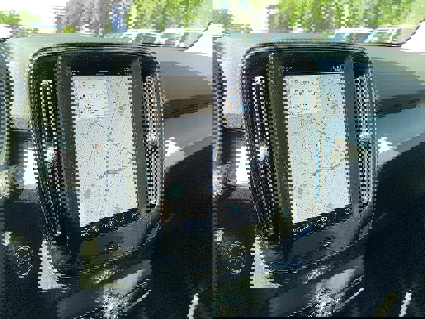 New 2025 Volvo XC40 B5 Ultra w/ Protection Package image 23