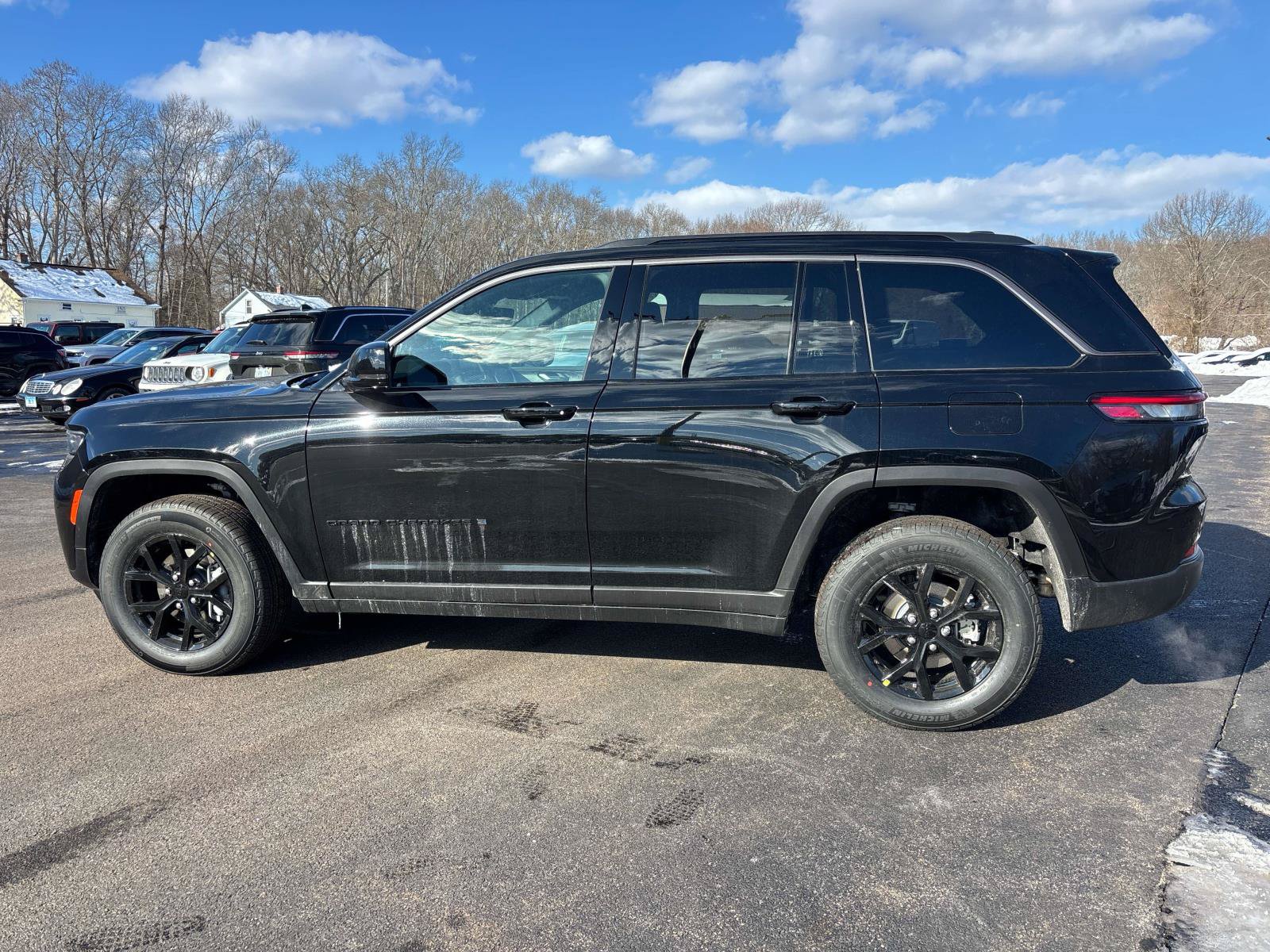New 2026 Jeep Grand Cherokee Altitude AWD/4WD image 2