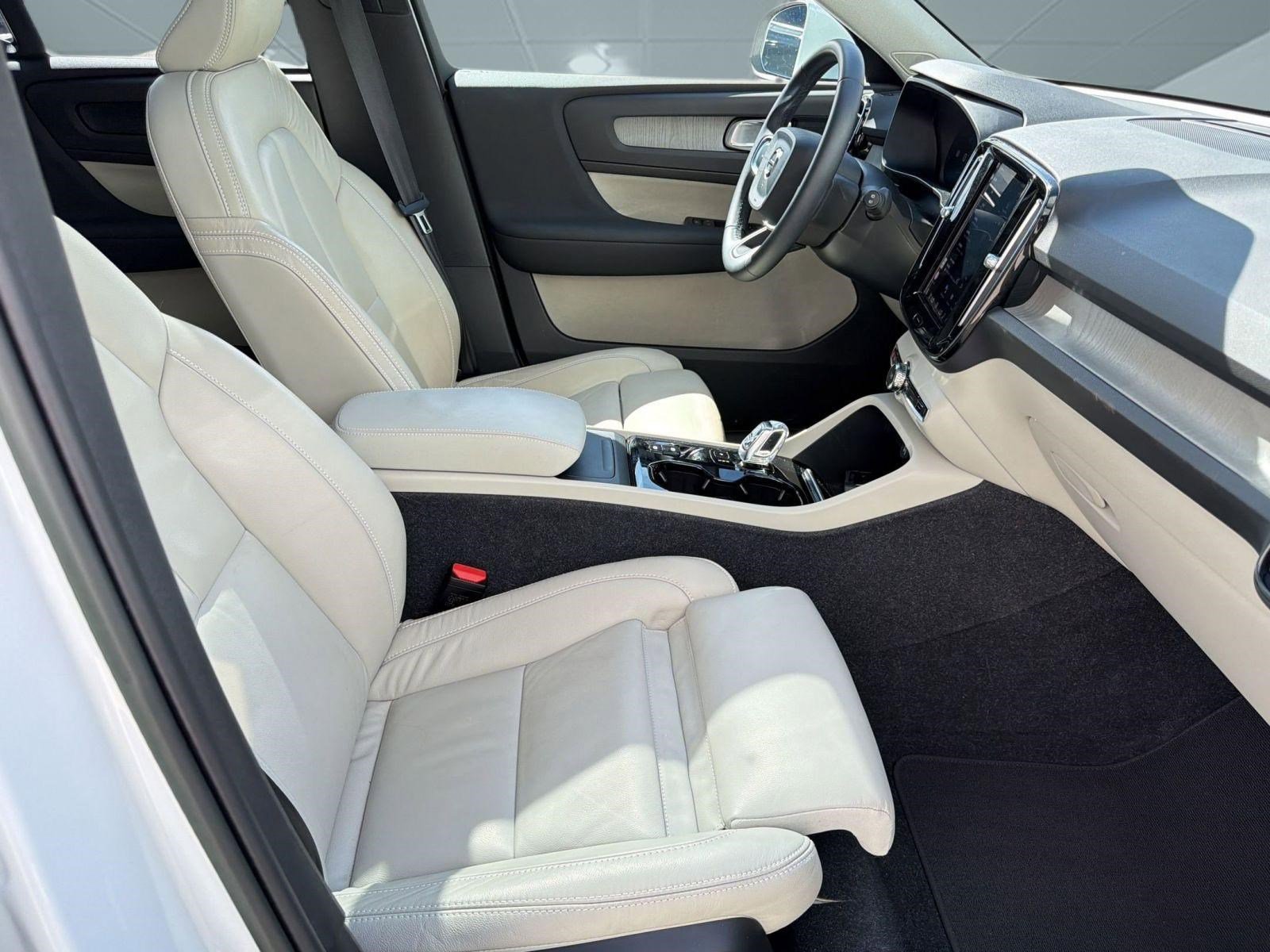 Used 2023 Volvo XC40 B5 Plus w/ Protection Package Premier image 30