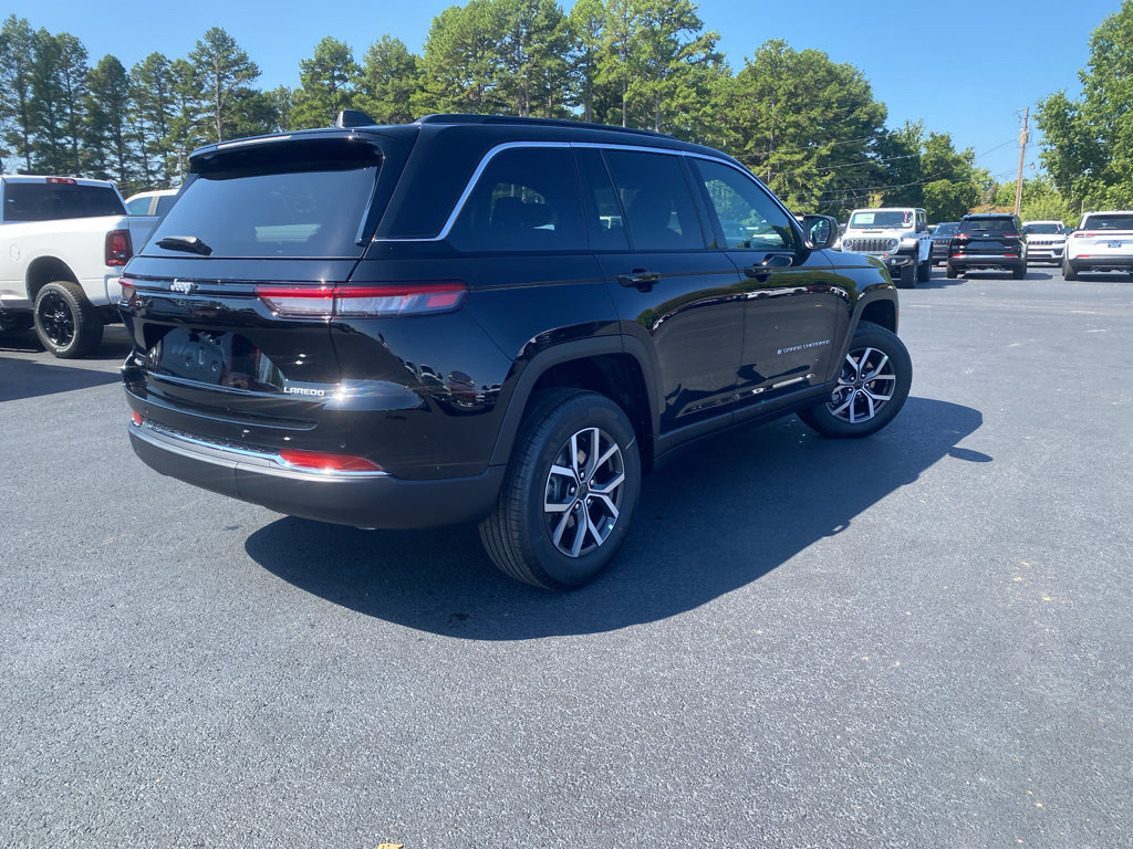 New 2027 Jeep Grand Cherokee Laredo X AWD/4WD image 5