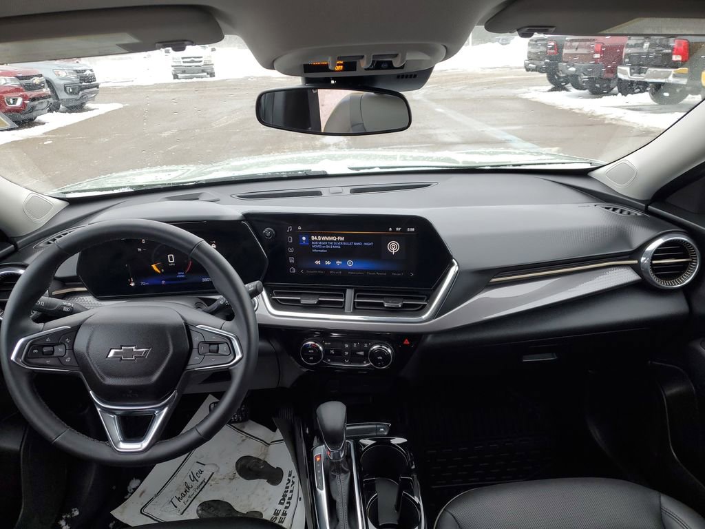 Used 2025 Chevrolet Trax ACTIV w/ Sunroof Package image 25