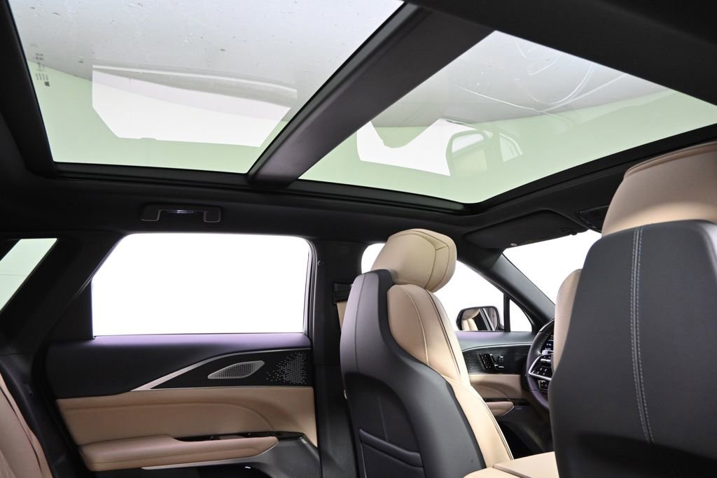 New 2025 Cadillac Lyriq Sport w/ Nappa Leather Package image 17