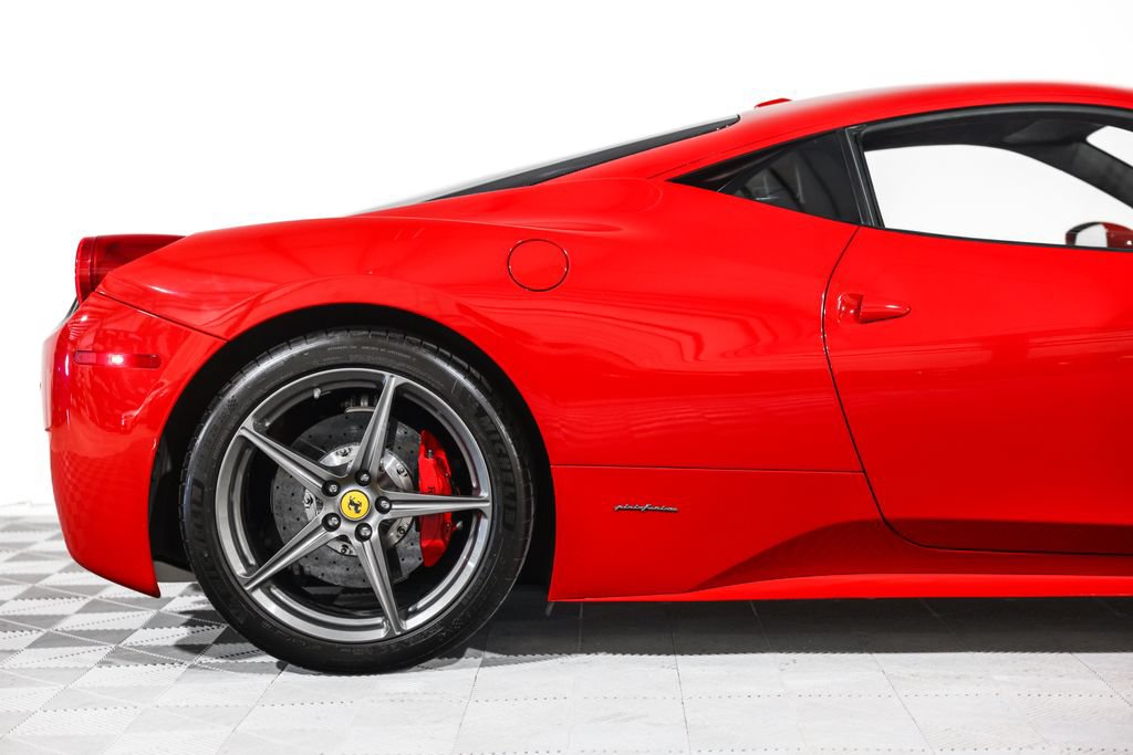 Used 2014 Ferrari 458 Italia Coupe RWD image 2