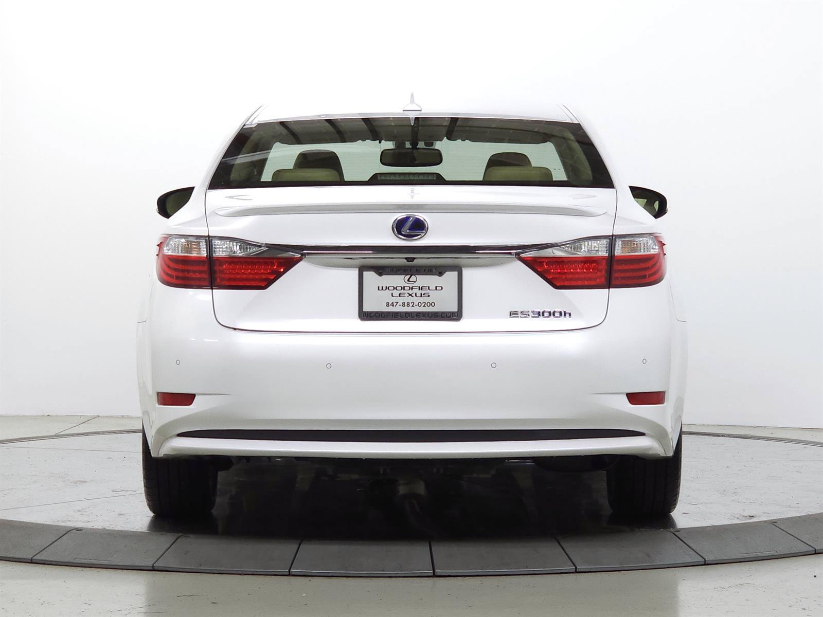 Used 2014 Lexus ES 300h w/ Luxury Package w/Bamboo Trim FWD image 6