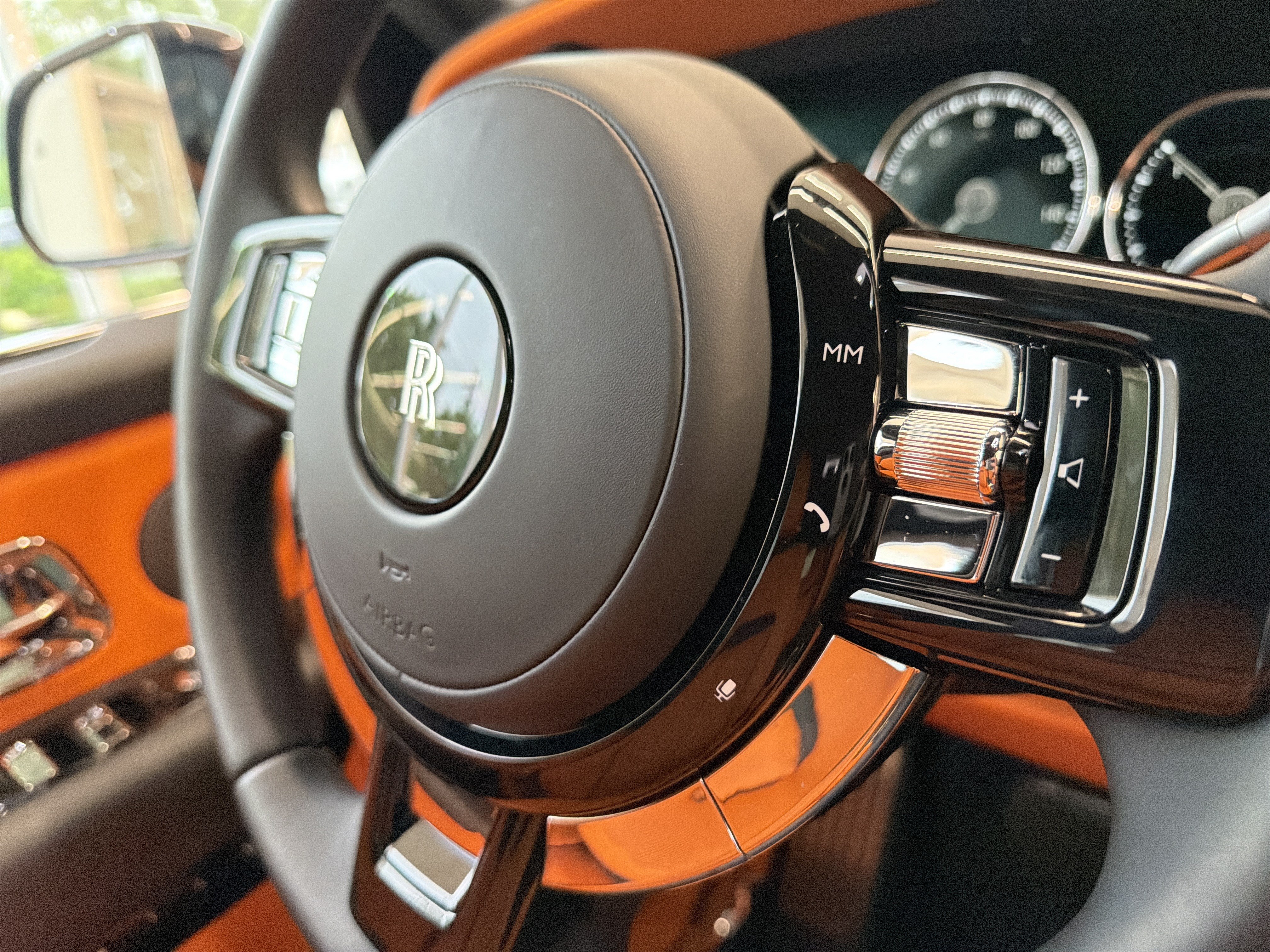 Certified 2022 Rolls-Royce Cullinan AWD/4WD image 38