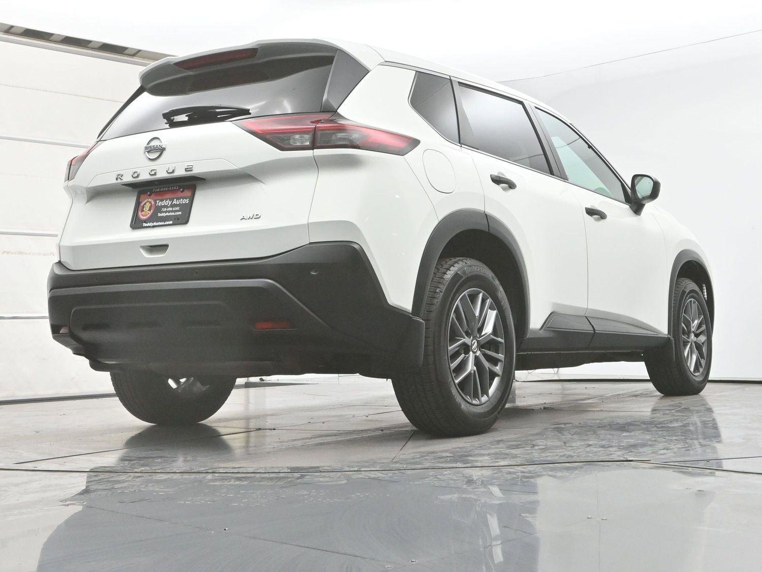 Used 2021 Nissan Rogue S AWD/4WD image 32