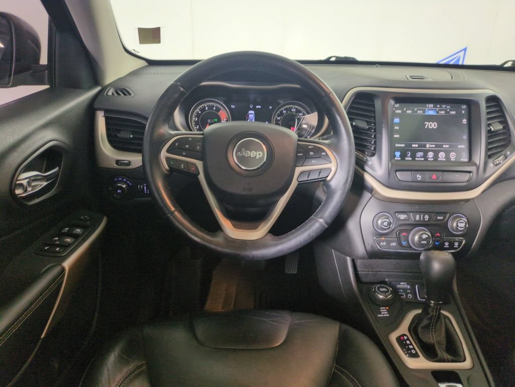 Used 2018 Jeep Cherokee Limited AWD/4WD image 15