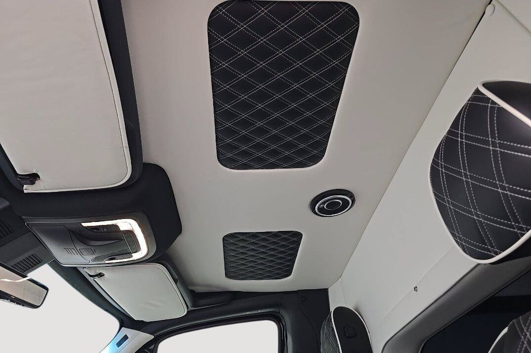 Used 2023 Mercedes-Benz Sprinter 3500 image 18