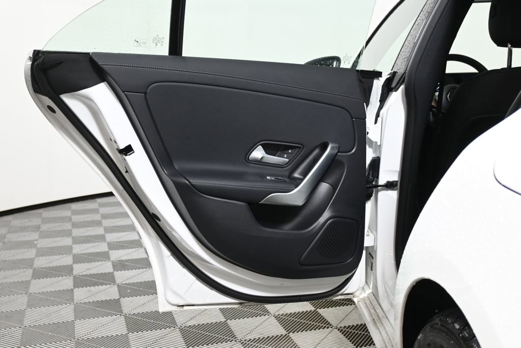 Certified 2025 Mercedes-Benz CLA 250 4MATIC image 31