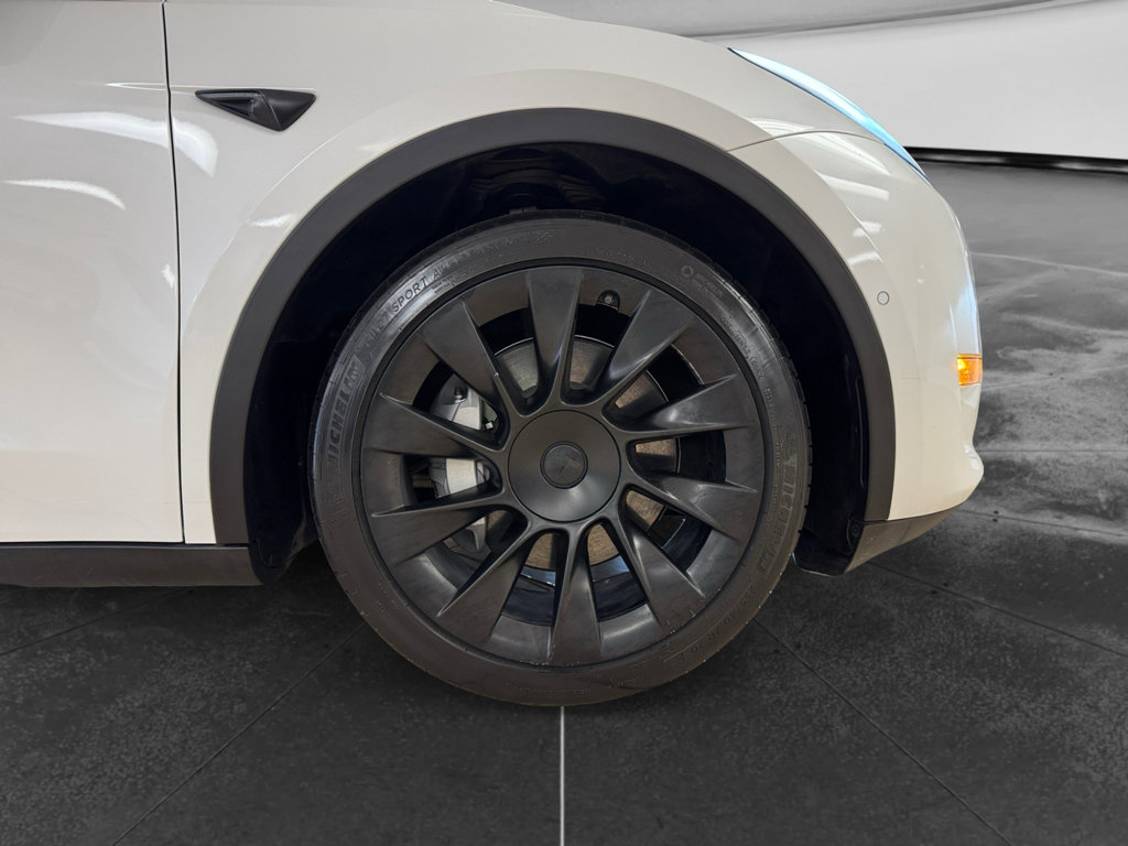 Used 2021 Tesla Model Y Long Range AWD/4WD image 33