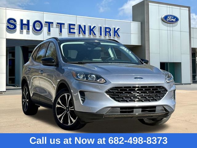 Used 2022 Ford Escape SE w/ SE Sport Appearance Package