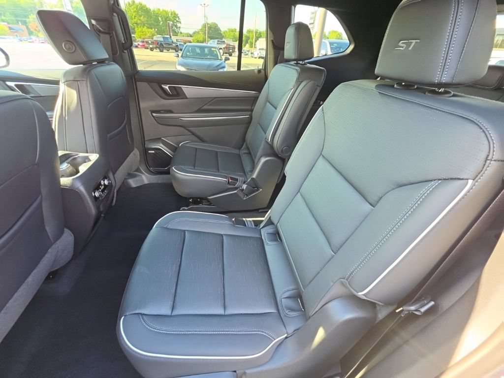 New 2026 Buick Enclave Sport Touring w/ Power Package FWD image 17