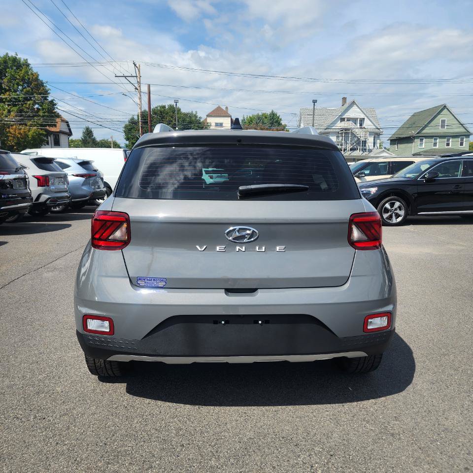 Used 2022 Hyundai Venue SEL w/ Cargo Package FWD image 19