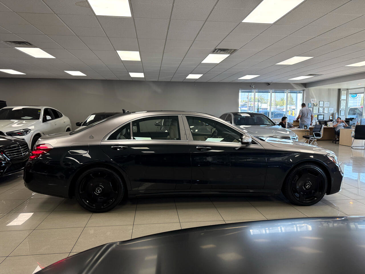 Used 2018 Mercedes-Benz S 560 4MATIC Sedan image 3