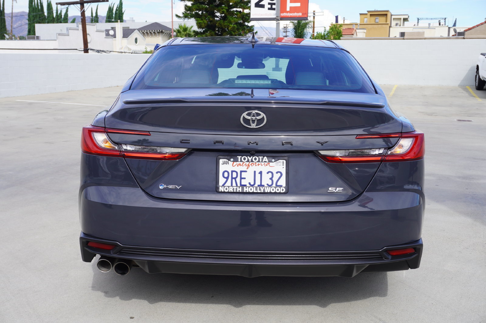 Used 2025 Toyota Camry SE FWD image 6